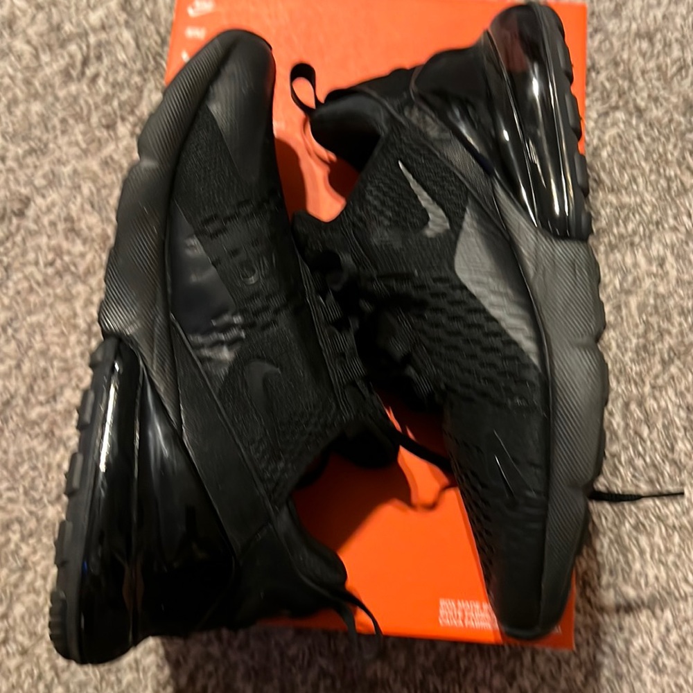 Nike men’s air270 in 8.5